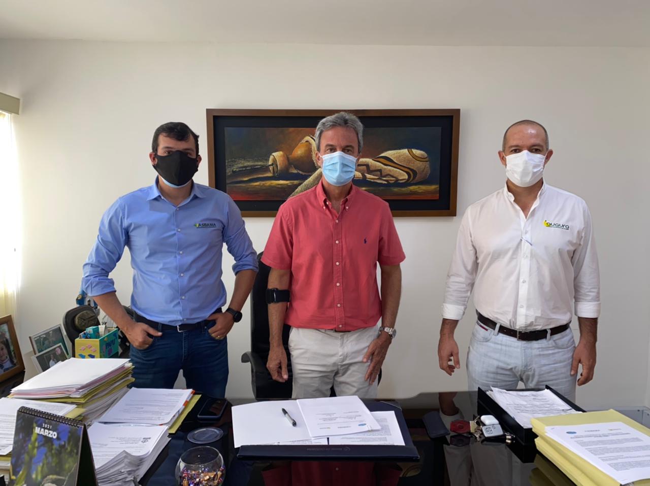 Directores de CORPAMAG, Asbama, Augura firmando agenda ambiental en las instalaciones de la Corporación